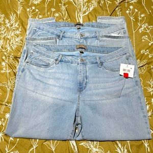 Bundle of 2 Falls Creek Skinny Crop Jeans 18